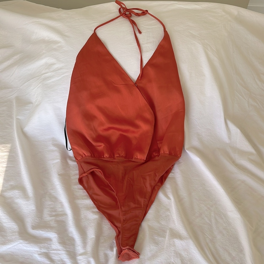 Forever 21 Bodysuit Coral color Size - Medium